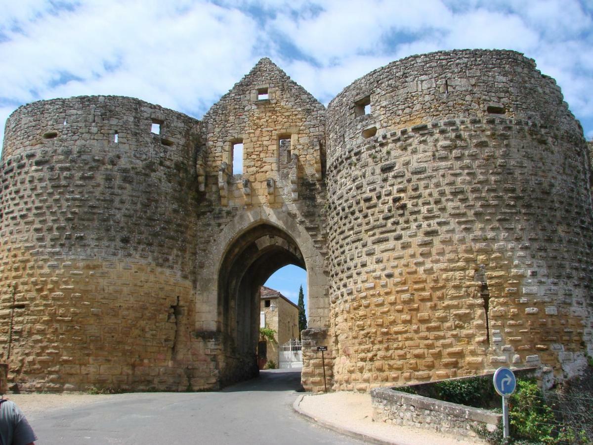 Chambre Du Sabotier - Studio Troglodytique - A 100 M Baignade En Riviere - Location De Canoe - Circuits Cyclo - Aire De Pique-Nique - 3 Restaurants Castelnaud La Chapelle Ngoại thất bức ảnh