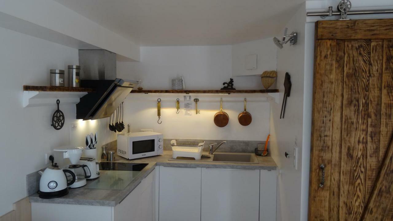 Chambre Du Sabotier - Studio Troglodytique - A 100 M Baignade En Riviere - Location De Canoe - Circuits Cyclo - Aire De Pique-Nique - 3 Restaurants Castelnaud La Chapelle Ngoại thất bức ảnh