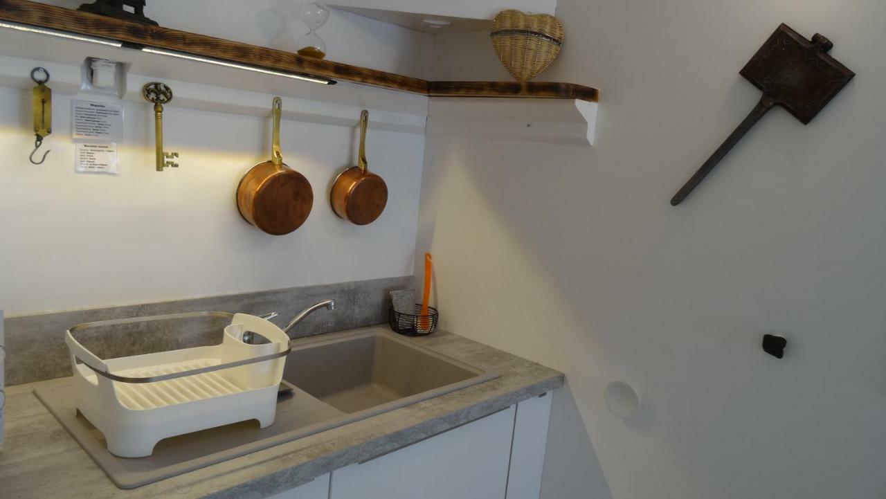 Chambre Du Sabotier - Studio Troglodytique - A 100 M Baignade En Riviere - Location De Canoe - Circuits Cyclo - Aire De Pique-Nique - 3 Restaurants Castelnaud La Chapelle Ngoại thất bức ảnh