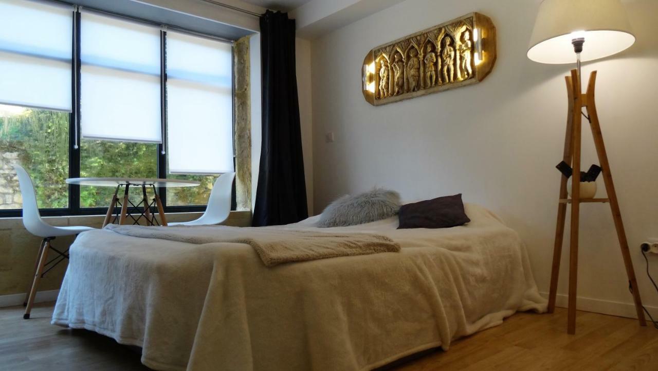 Chambre Du Sabotier - Studio Troglodytique - A 100 M Baignade En Riviere - Location De Canoe - Circuits Cyclo - Aire De Pique-Nique - 3 Restaurants Castelnaud La Chapelle Ngoại thất bức ảnh