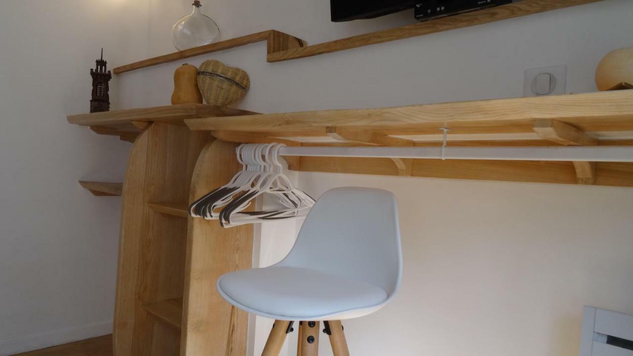 Chambre Du Sabotier - Studio Troglodytique - A 100 M Baignade En Riviere - Location De Canoe - Circuits Cyclo - Aire De Pique-Nique - 3 Restaurants Castelnaud La Chapelle Ngoại thất bức ảnh